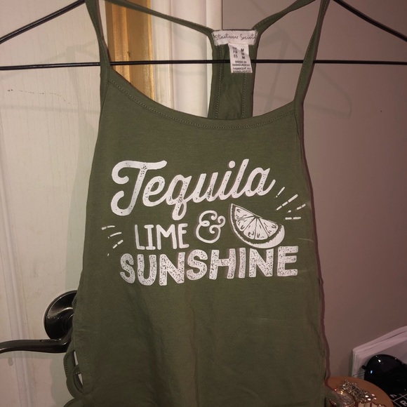 Lightly Worn Clothing - Picture 3 of 8